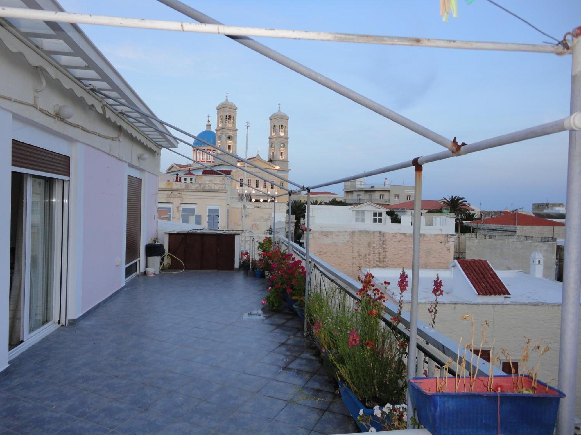 Apergis Rooms Ermoupoli Exterior foto