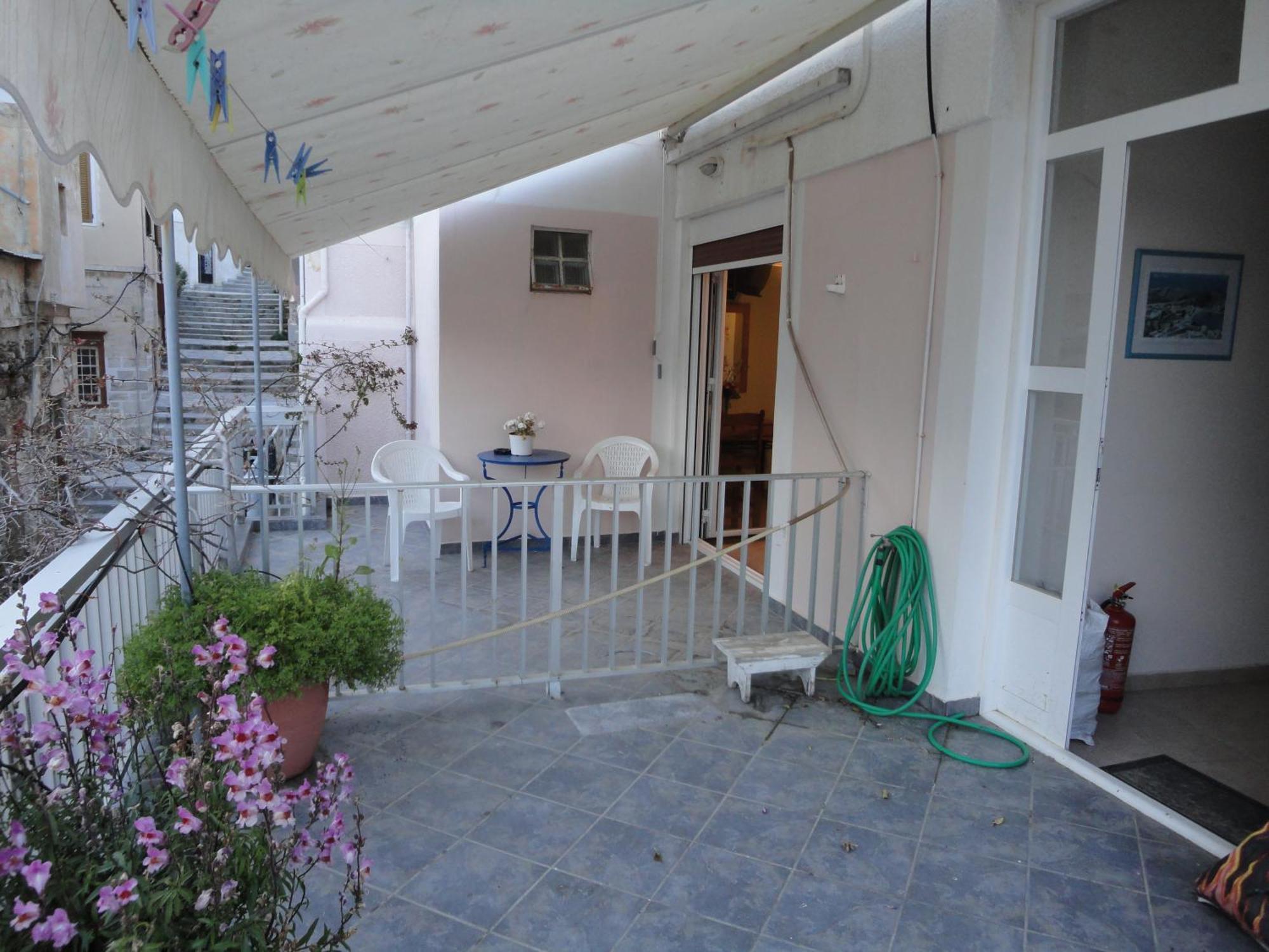 Apergis Rooms Ermoupoli Exterior foto