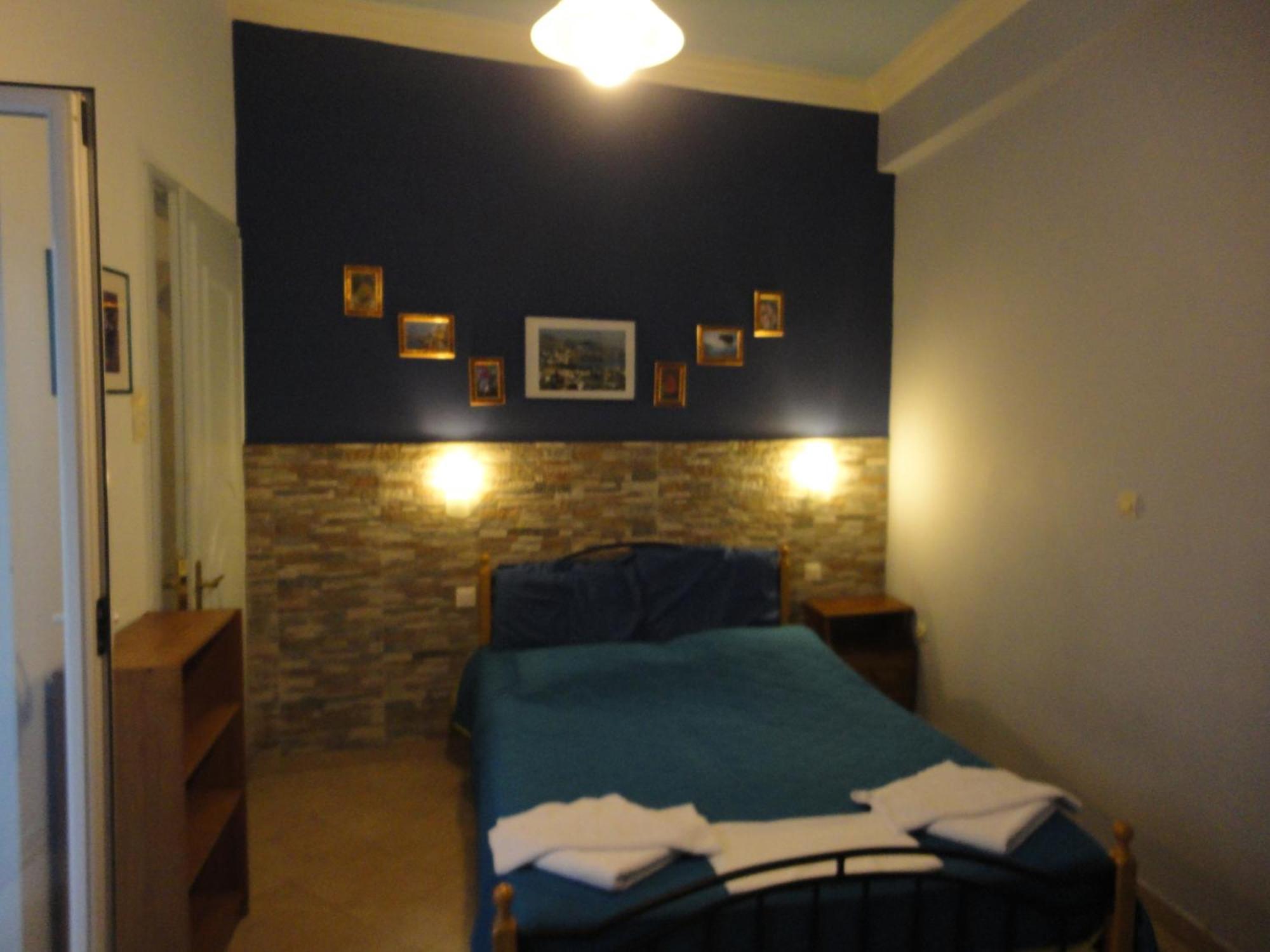 Apergis Rooms Ermoupoli Habitación foto