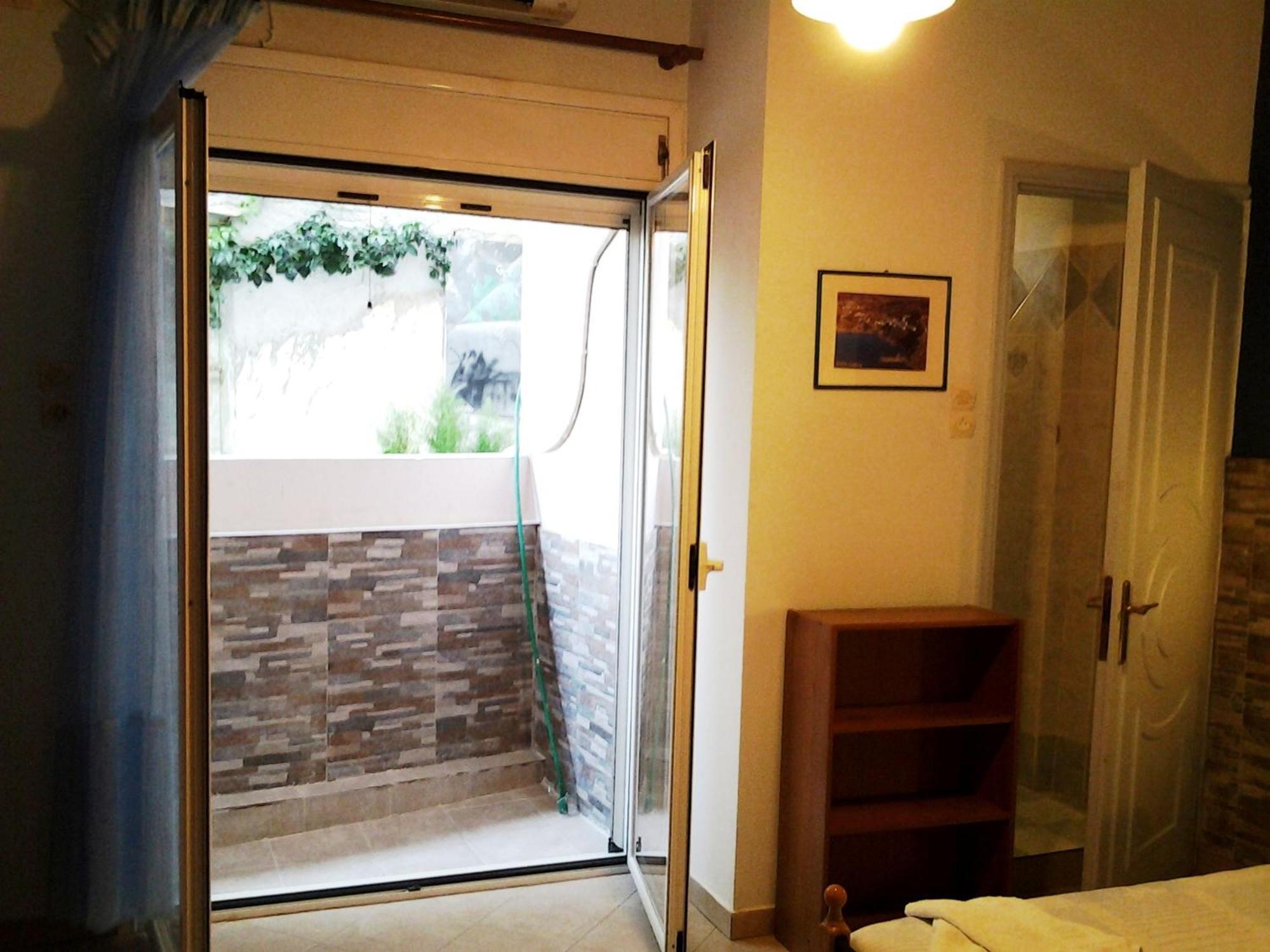 Apergis Rooms Ermoupoli Habitación foto