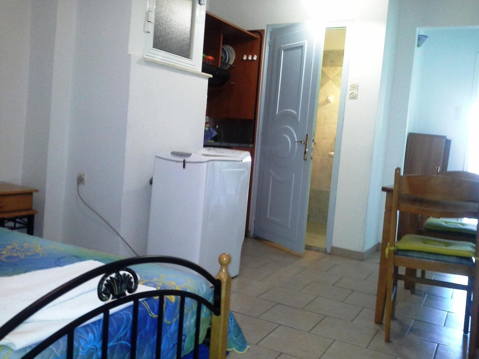 Apergis Rooms Ermoupoli Habitación foto