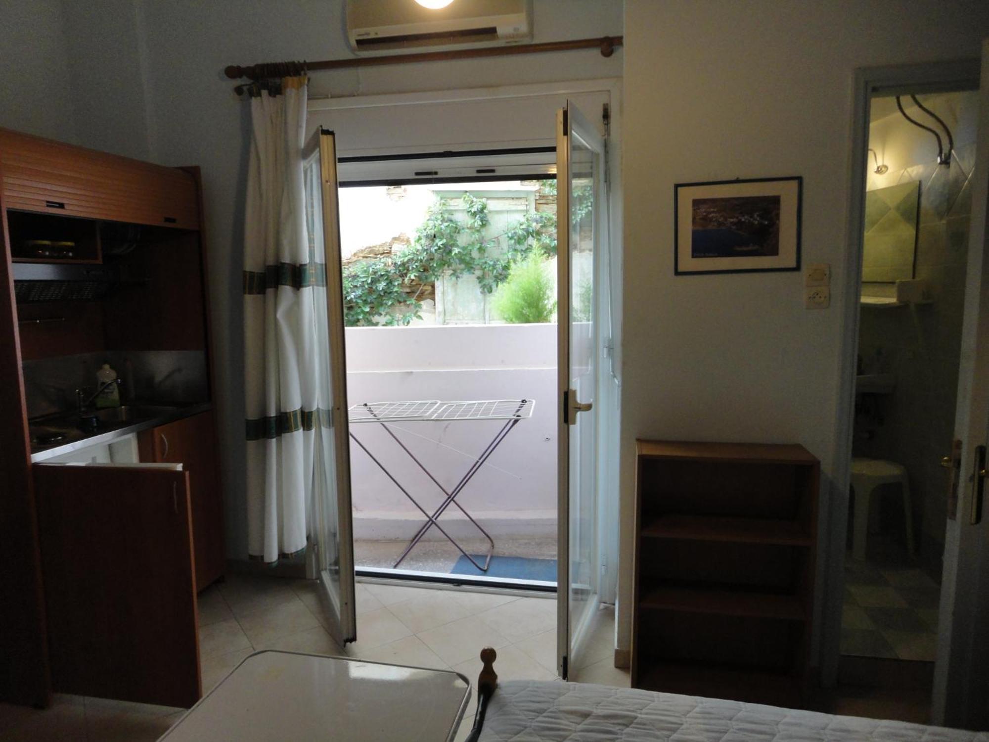 Apergis Rooms Ermoupoli Habitación foto
